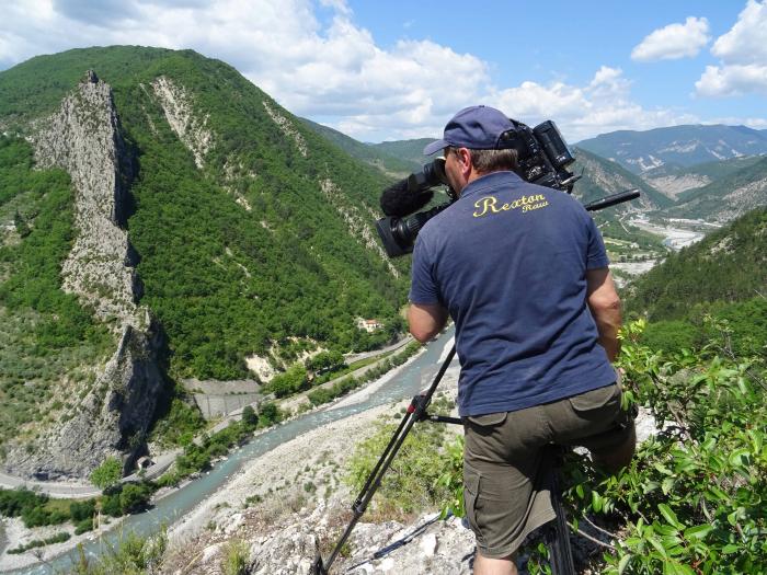 Tournage de l'émission "Des Racines et des Ailes", Entrevaux, 2015. Cliché : Thomassin, Philippe, Roudoule, écomusée en terre gavotte.