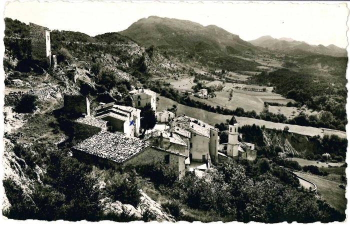 LA PENNE (A.-M.) Alt. 750 m
Station climatique et estivale
6. Vue générale