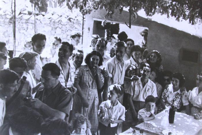 Fête de la Saint-Jacques. Tournée de la tarte. Ancienne terrasse Lions, Saint-Léger